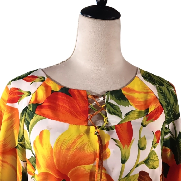 Hawaiian Vintage Vibrant Floral Gown - Picture 3 of 10